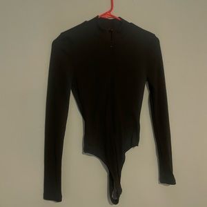FASHION NOVA BLACK ZIP UP BODY SUIT